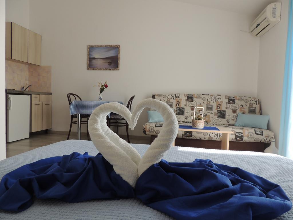 Apartments Barcarola Паг Экстерьер фото